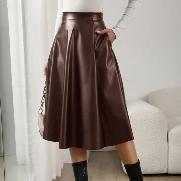 Classic Vegan Leather Pocket Midi Skirt - Picture 5 of 9